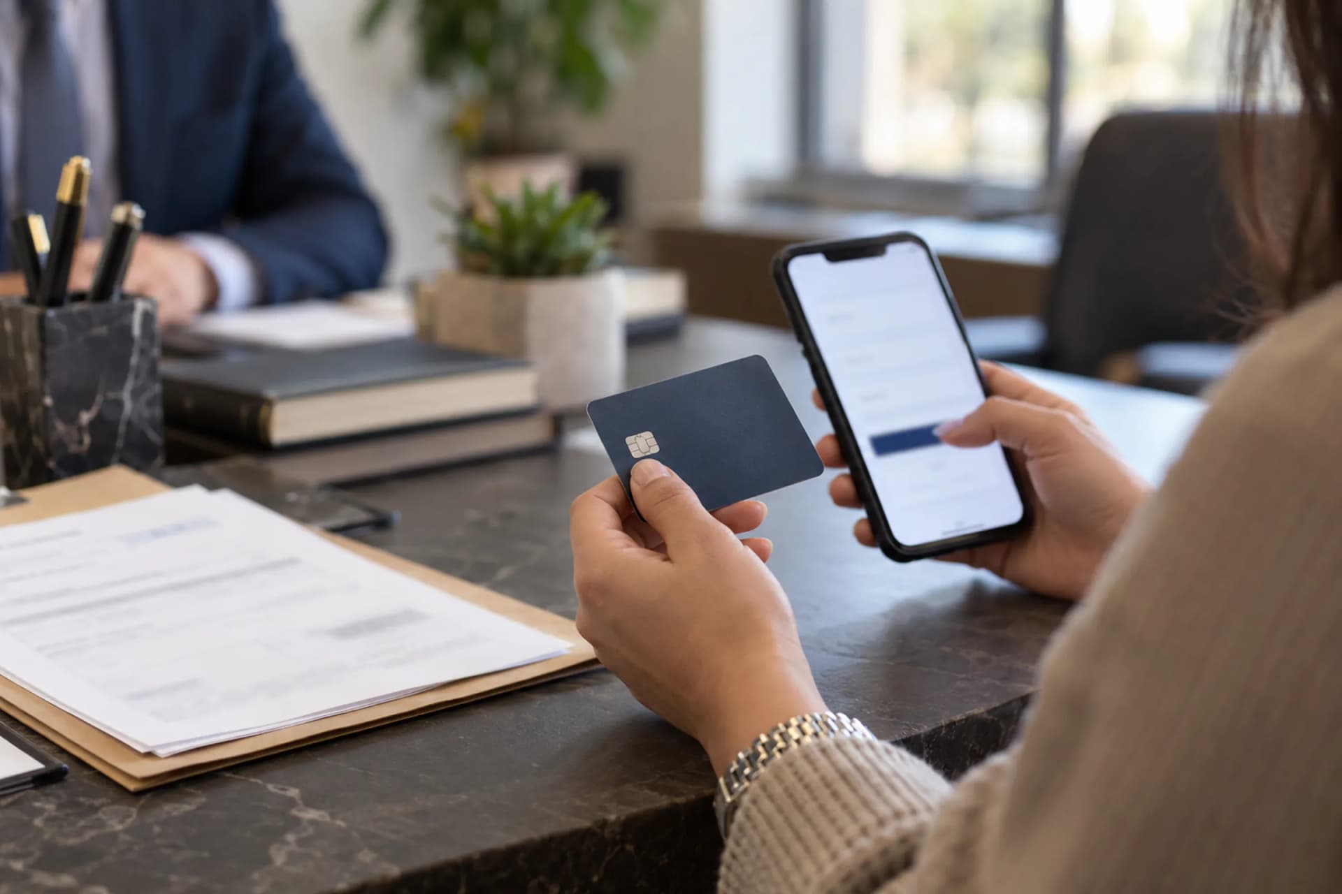 Temsili checkout ve fatura ayrımı Sağlayıcı checkout'u ile bürodaki fatura kaydının ayrımını anlatan temsili görsel